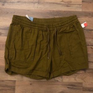 NWT Green Canvas Shorts